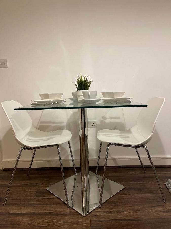 Modern Spacious 1 Bed Flat In Birmingham City Centre With Free Parking, Fast Free Wifi And Netflix 외부 사진