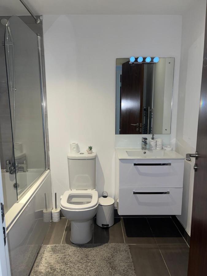 Modern Spacious 1 Bed Flat In Birmingham City Centre With Free Parking, Fast Free Wifi And Netflix 외부 사진